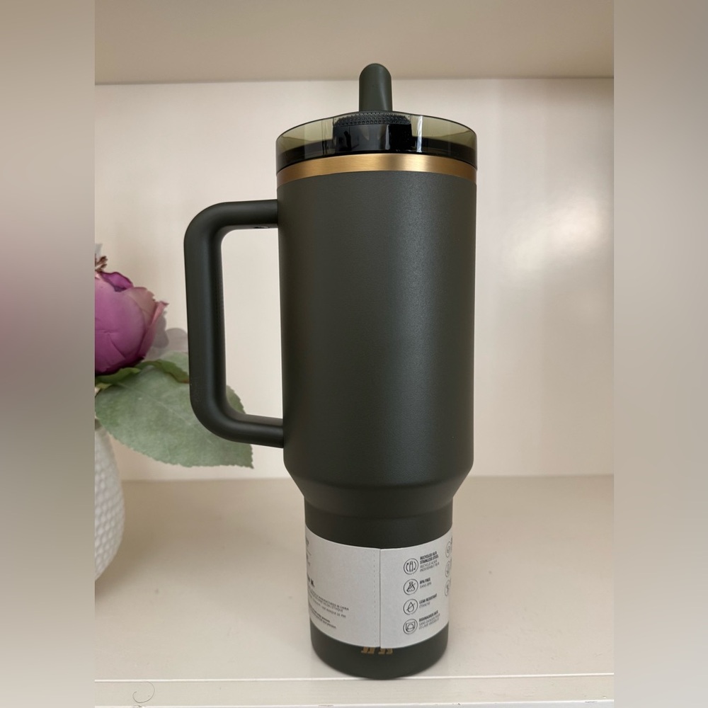 🎉LAST PIECE🎉Stanley 40oz. Quencher Protour Flipstraw Tumbler Cypress - Picture 3 of 8